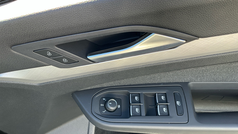 Volkswagen Golf 2.0 TDI Life 5dr DSG Diesel Hatchback